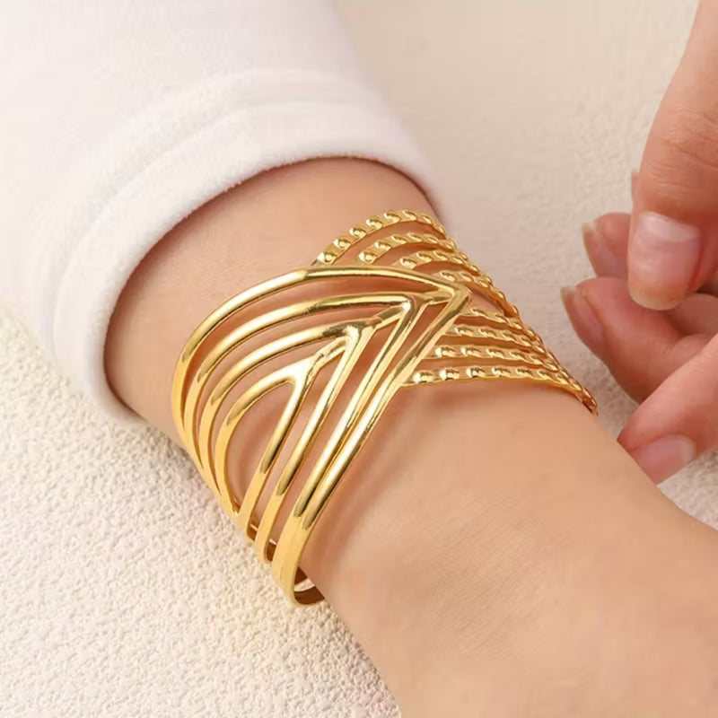 Heart Charm Statement Bracelet