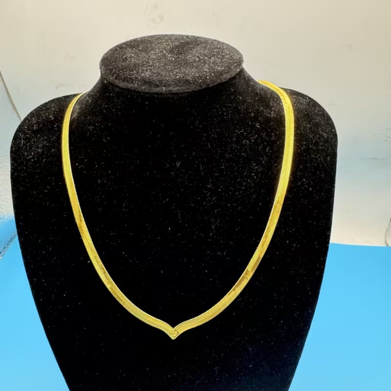 Sleek V Gold Necklace