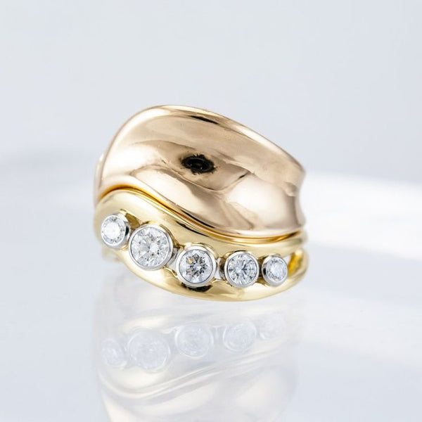 Vintage Wavy Gold Diamond Ring