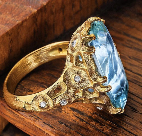 Vintage Inlaid Blue Stone Gold Forged Ring