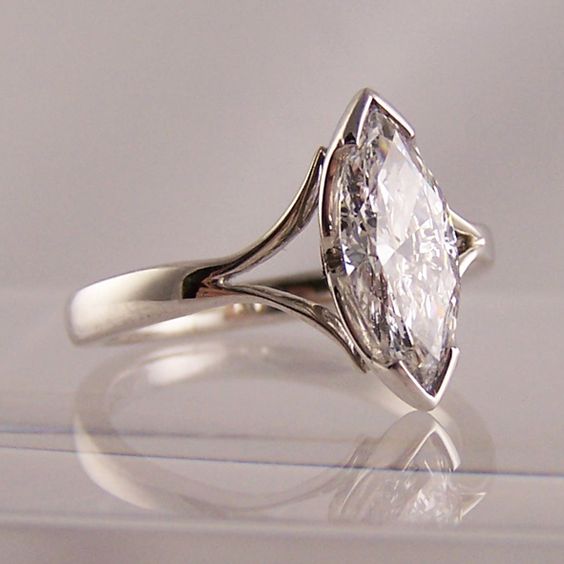 Vintage Oval White Crystal Silver Ring