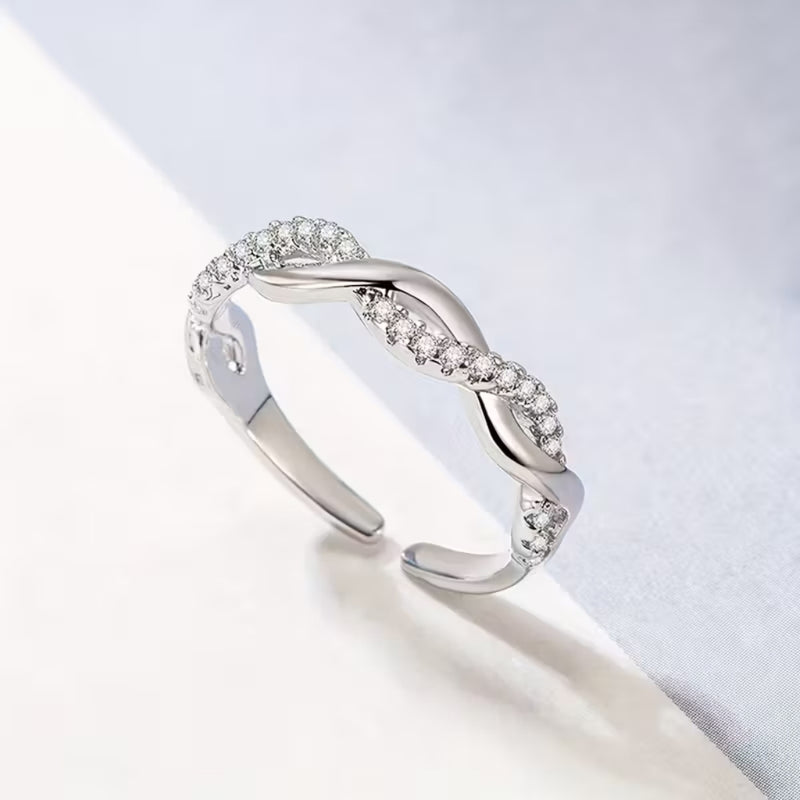 Twisted Pavé Crossover Ring