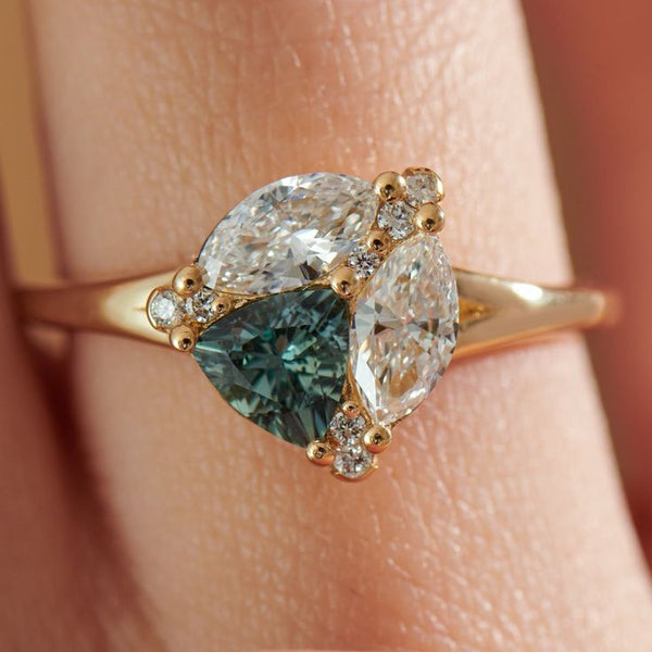 VIntage Green & White Glass Ring
