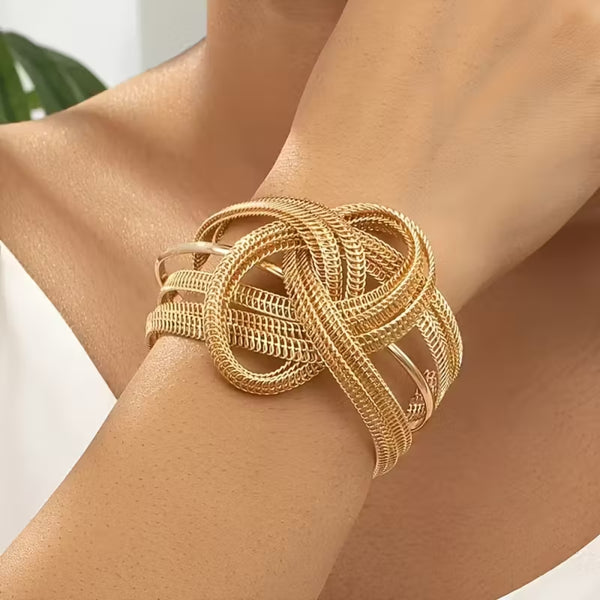 Interlaced Gold Knot Bracelet