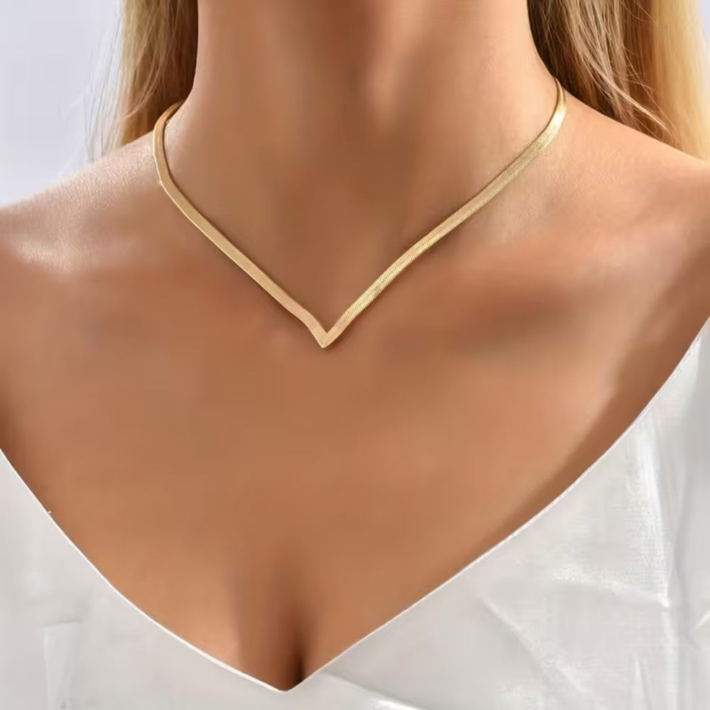 Sleek V Gold Necklace