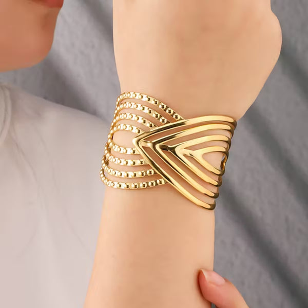Heart Charm Statement Bracelet