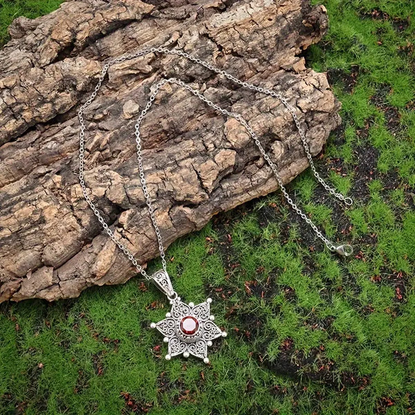 White Gold Carmalyth Necklace