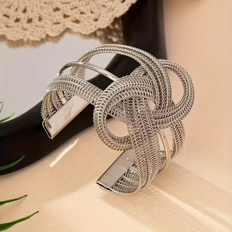 Interlaced Gold Knot Bracelet