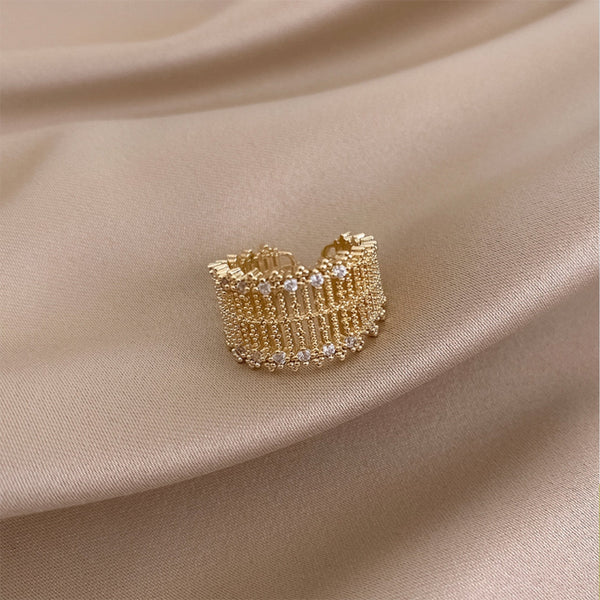 Luxury Adjustable Ring with Zirconia in Gold