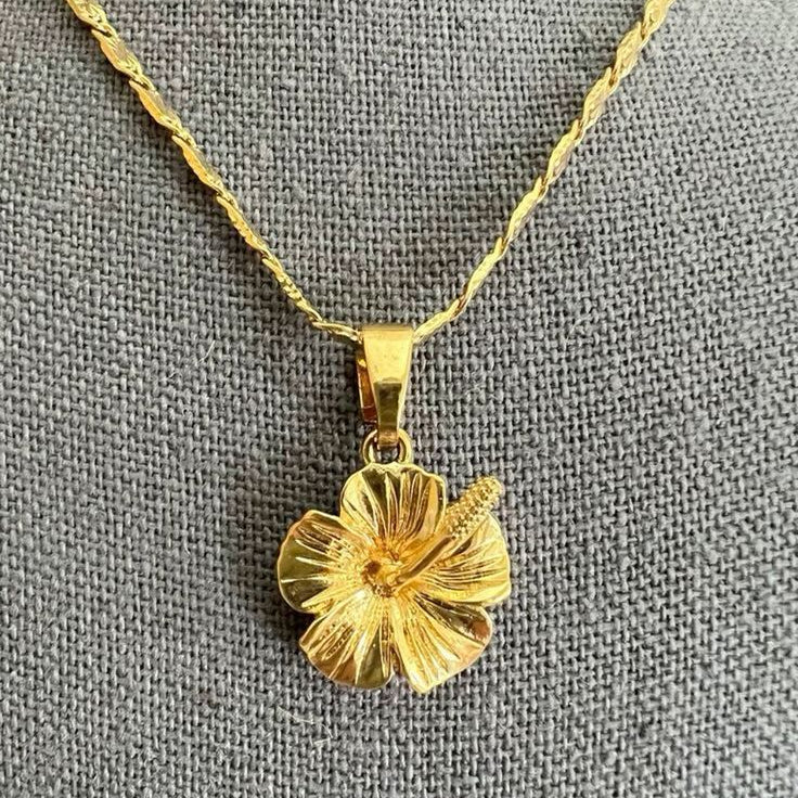 Hibiscus Bloom Necklace