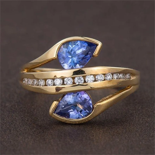 Elegant Blue Crystal Ring
