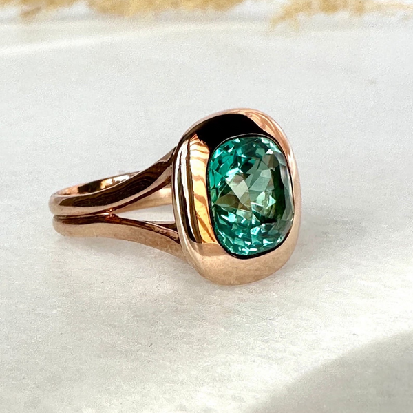 Vintage Green Glass Rose Ring